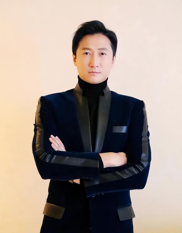 突发！知名港星举家搬离香港移居深圳	，宣布这辈子都不再搬家