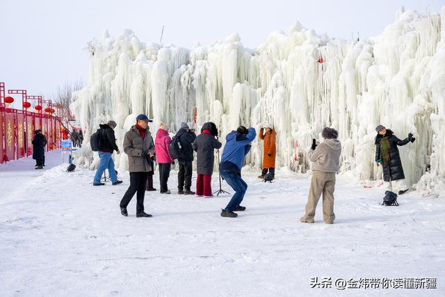 乌伦古湖黄金海岸景区借福海冬捕节分会场东风全力“添柴”冰雪游