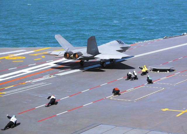 福建舰正式入列，三航母时代开启，中国再次用技术解锁战略难题