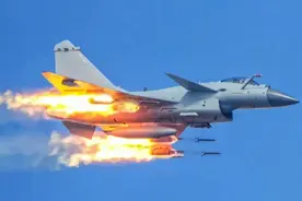 中巴开启“双面打印”，巴铁歼10配合中国歼20，印媒：印军遭压制图片