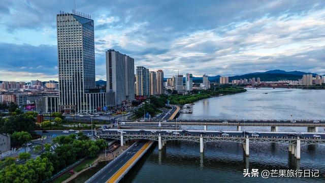 东北这座小城，比哈尔滨更具性价比，物价不高风景漂亮适合旅居