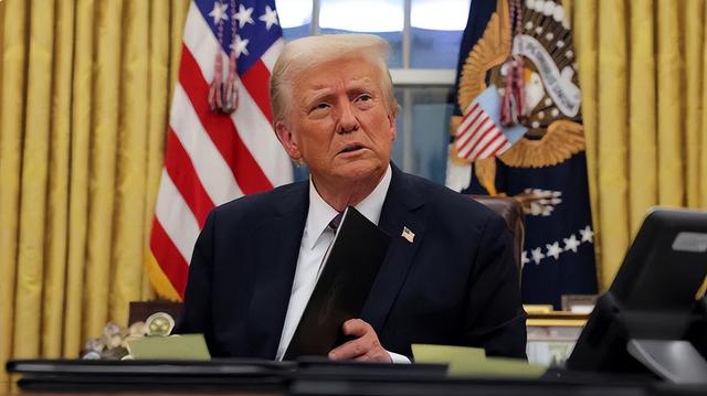 高市亮战争方案不到12小时	，49条中日航线取消，中方罕见升级警告