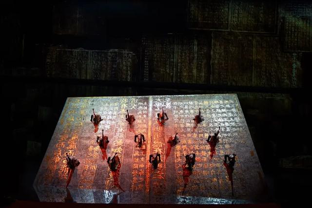 春游武夷山，最不该错过的，是这场“水上明月”——「月映武夷」