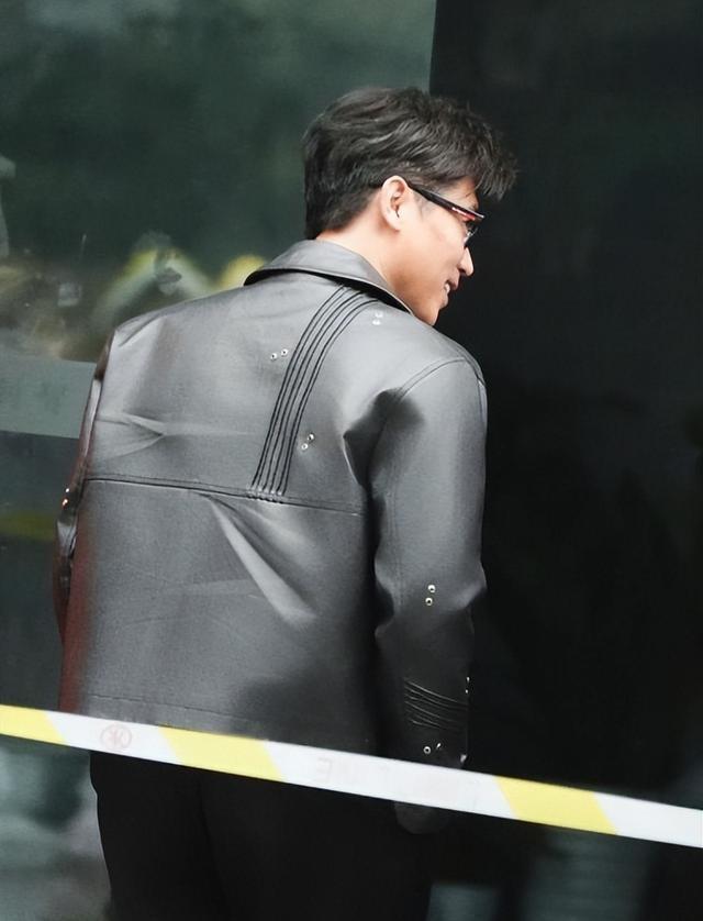 辛柏青也没想到，朱媛媛去世四个月，李乃文再次令所有人刮目相看
