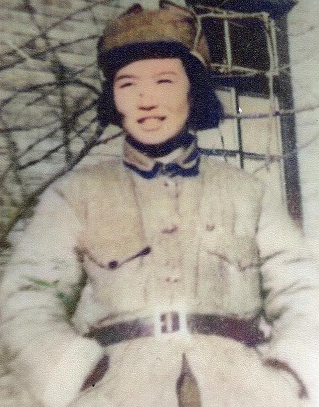 这就是革命烈士刘胡兰亲妹的真实样貌，和刘胡兰神似，罕见老照片