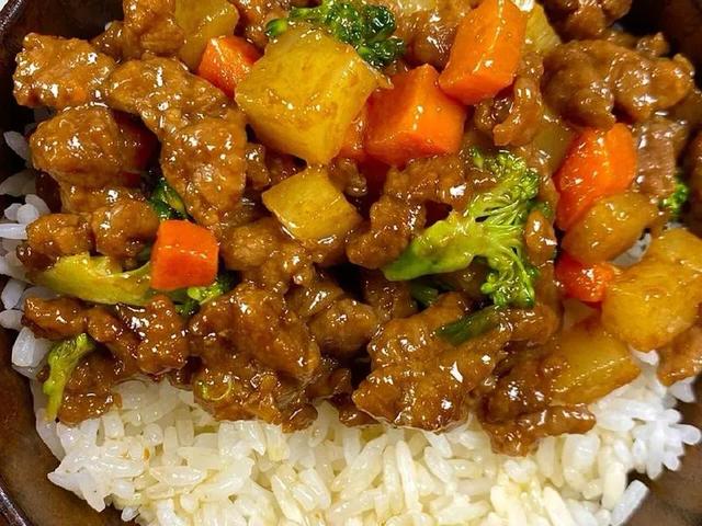 土豆炖牛肉这样做实在太香了!还没出锅就已经满屋飘香~