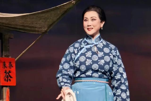 被日寇撕裂成两段,40年后才知道,她竟然是大名鼎鼎的阿庆嫂