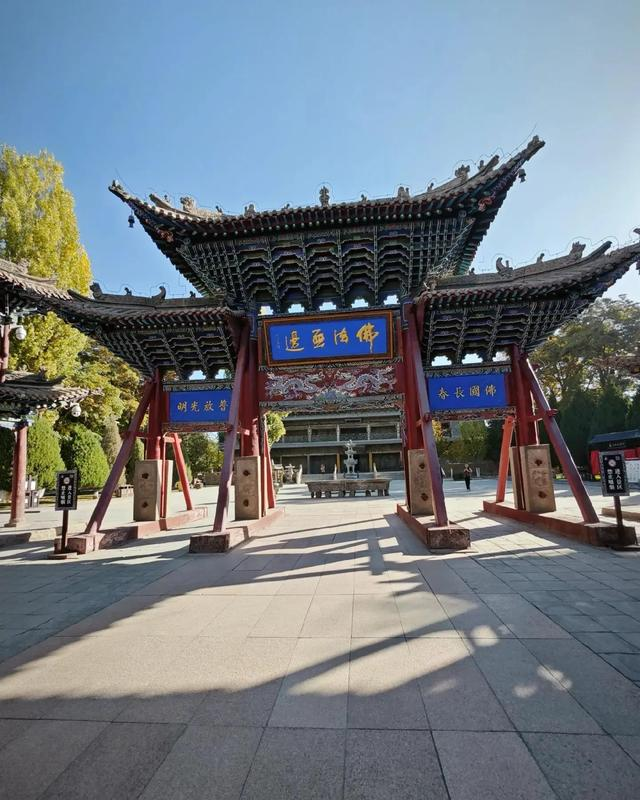 北京没想到	，兰州也没想到，如今甘肃张掖，成了西北遛弯的好去处