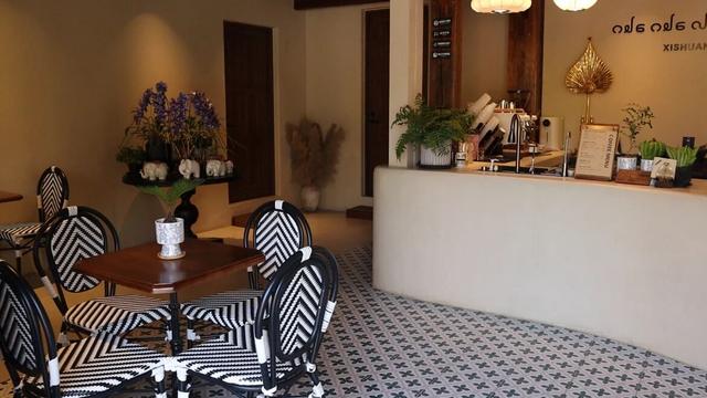 云南边境西双版纳，真正的千年古寨，当地村民还住在吊脚楼中