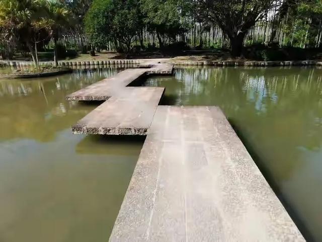带着孙女去旅行(152)琼海红色娘子军纪念园游