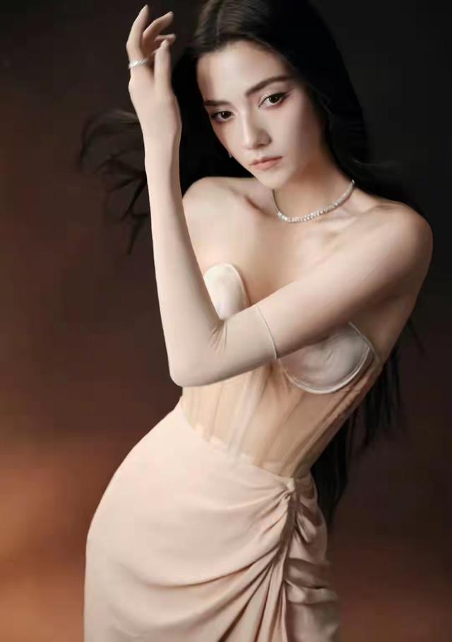 娜然：新”封神”中媚骨天成的新妲己