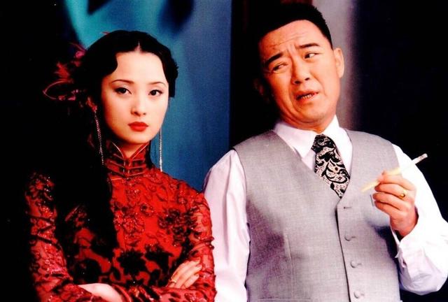 73岁李立群现状：找朋友借钱无人理，当众流泪，坦言后悔回到台湾