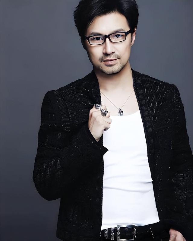 李亚鹏官宣离婚不到24小时，令人恶心的一幕发生了，汪峰也遭殃