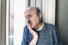 寿命长不长，牙齿先知？60岁后，掉牙多的人活得久？告诉你答案图片
