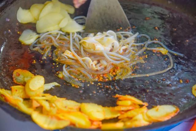 跟着赛事游遵义 │ 红花岗小巷里的宝藏小店，承包你的烟火胃！