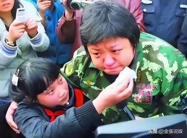 贪污上亿、假慈善？被实名举报的韩红，如今连坐椅子都成了"错"