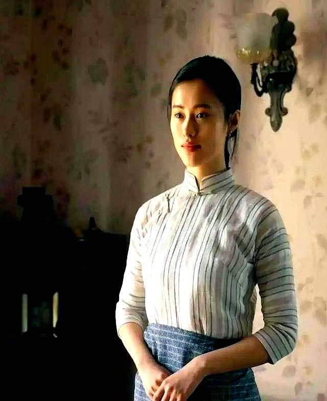 沉默的荣耀：唯一全身而退的潜伏者，竟是装傻充愣的吴家女佣