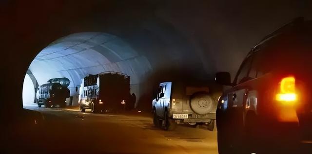 从冰封雪原到热带雨林：中国终极越野之路扎墨公路，你敢挑战吗？