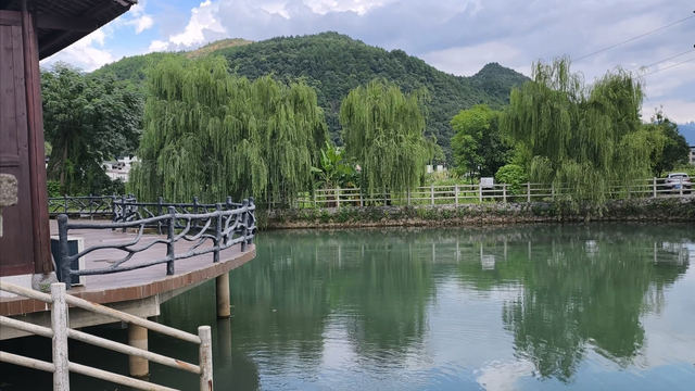 摩旅夫妻的在路上：从晴空万里到暴雨倾盆，我们在山水间读懂彼此