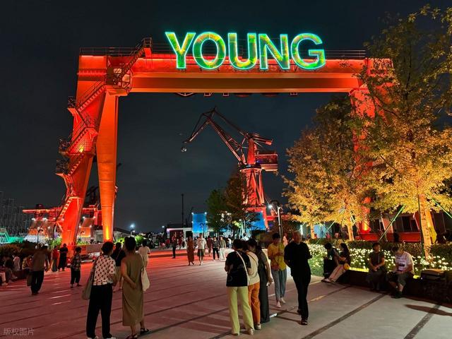 上海神秘小岛逆袭！从无人问津到3天10万人打卡，你愿住这里吗？