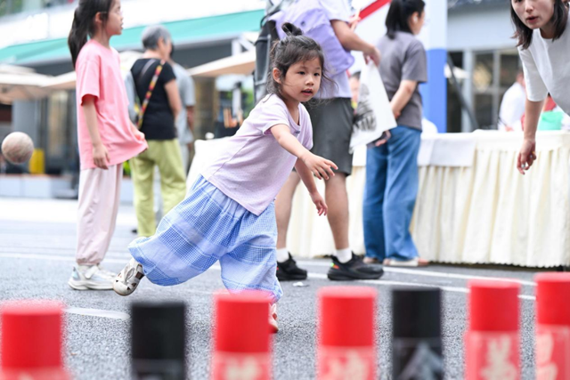 国庆前夕，四川博物院双展进社区