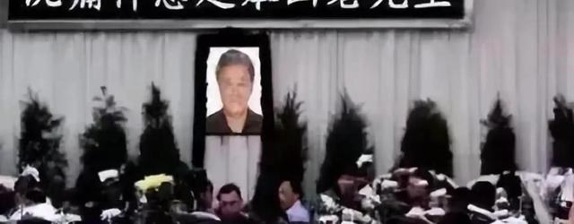 网暴案胜诉仅1月，56岁大衣哥辟谣跳楼身亡，头疼的何止他一人