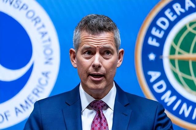 马斯克沉默不语！NASA航天遭致命打击！美国重返月球计划已崩盘？