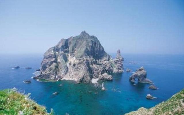 高市等来帮手	，收下金钥匙的李在明下令，要在苏岩礁与中国硬刚