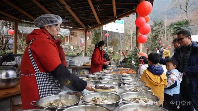 来文井江，吃年猪宴！