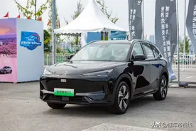 新车 | 优惠后10.98万元起，吉利银河E5午夜黑/极夜青亮相成都车展图片