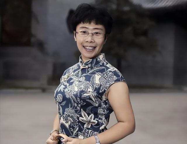 北大才女蒙曼50岁仍未婚，被问最想嫁给谁，她的回答却出人意料