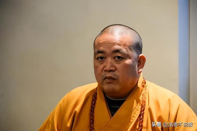 李敖没说谎，看08年李湘拜访少林寺旧照，才发现释永信面相早变了