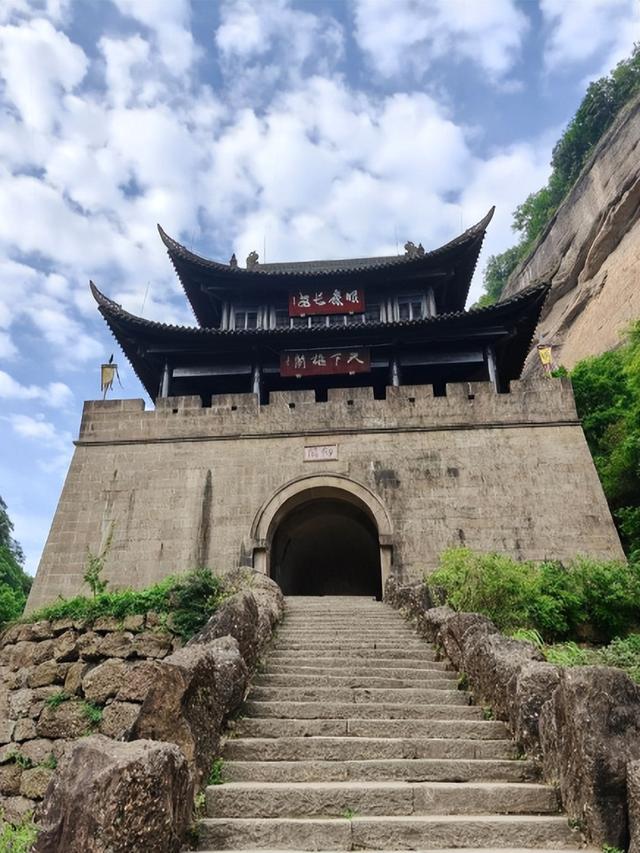 世界罕见“全球独一无二，四川十大奇景”，堪称大自然的偏心之作