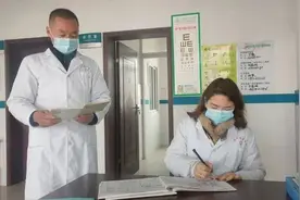 坐轮椅拄拐杖为村民看病：孝感西河镇女村医的故事图片