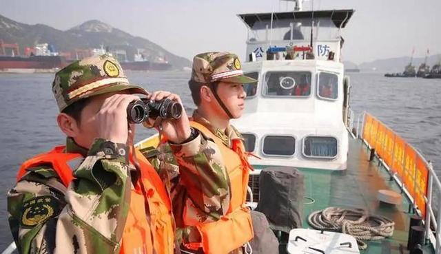 中日钓鱼岛对峙	，高市呼叫外援，澳军监测解放军动作，局面1：33