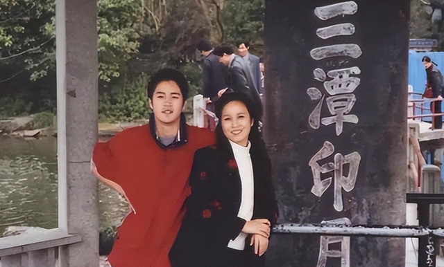 他28岁跳楼身亡，离开前顶楼徘徊3小时	，留17字感人遗言告别人间