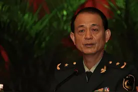 傅宏裕：服役24年转业当副局长，间隔8年2次入伍，仅用3年升少将图片