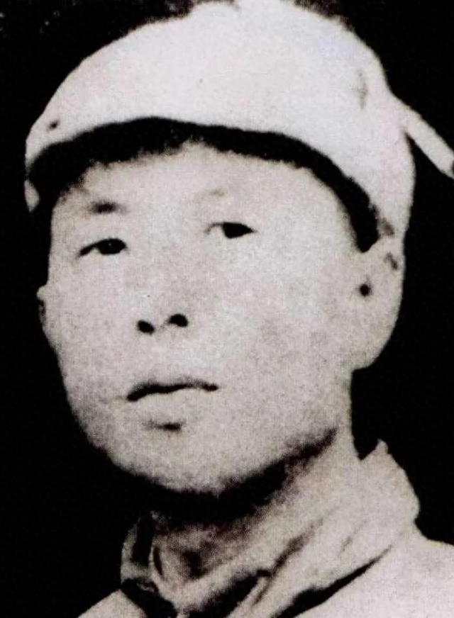他曾是徐海东上级，还跟王树声做过搭档，为何销声匿迹三十多年？
