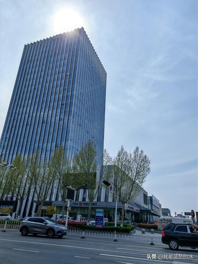 参观临沂市沂州里。城市里就应该多一些这样让市民吃喝玩耍之地