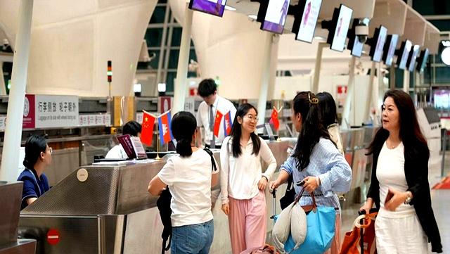 大量日本游客涌入北京，打着旅游幌子不去旅游不吃美食，为啥来？