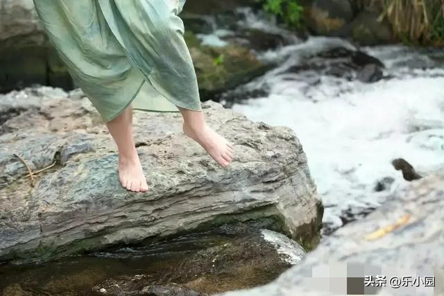 安徽蚌埠一校花太漂亮了，五官精致，身高165，美得让人移不开眼