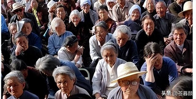 中国将迎来前所未有的死亡高峰，专家给出答案：是这些因素导致的