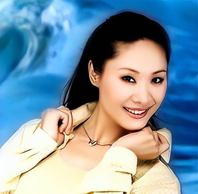 于文华：二婚嫁给未婚小伙，婚后23年未生一子，如今她过得如何？