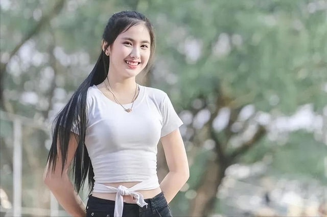 亚洲最穷国	，落后中国30年，女性却惊人开放，很多土豪都想去定居