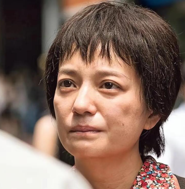 突传3个坏消息才仨月，赵薇近况曝光，一点不意外，黄晓明说得对