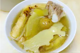 失眠最该喝“这碗汤”，广东人经常喝，养心安神，夜里睡得更安稳图片