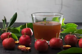 经常喝杯“山楂干”泡水，坚持一段时间后，可能会收获4个好处图片