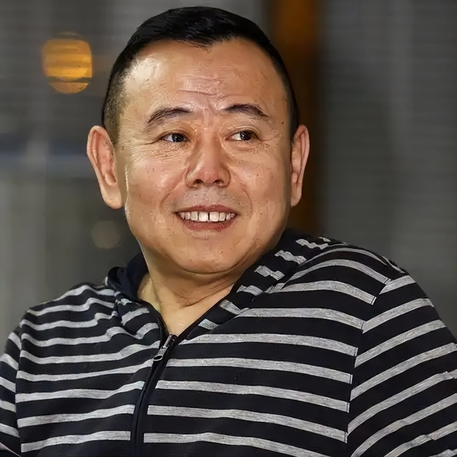 全家移民真相大白2年，享正师级待遇的潘长江，已走上另一条大道