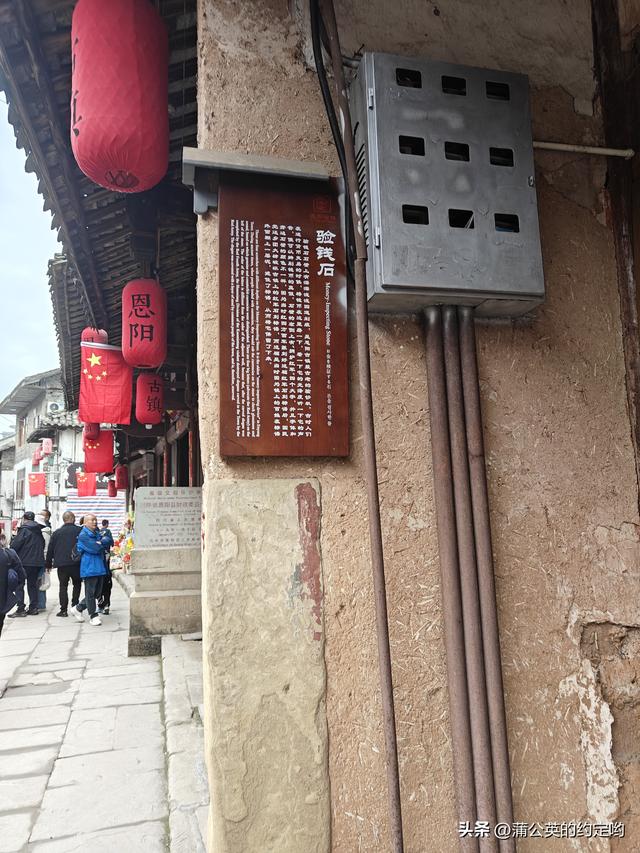 江边古镇风景不错，值得一看