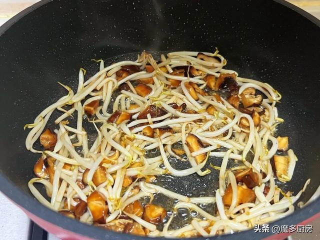 不知道吃什么，就来一份蛋包饭吧！简单好吃又好做